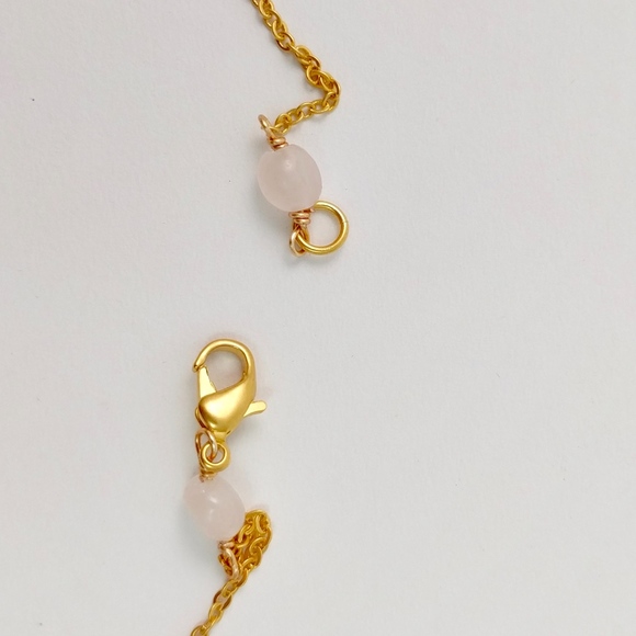 Rose Quartz pointed crystal pendant gold necklace - Picture 3 of 8